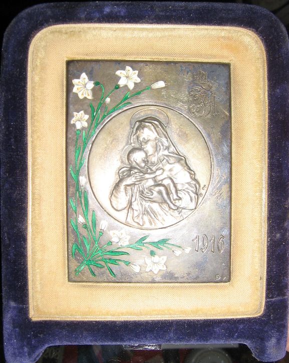 Stříbrná plaketa Madony